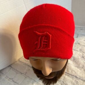 DETROIT RED WITH EMBROIDERED D LOGO ACRYLIC BEANIE O/S